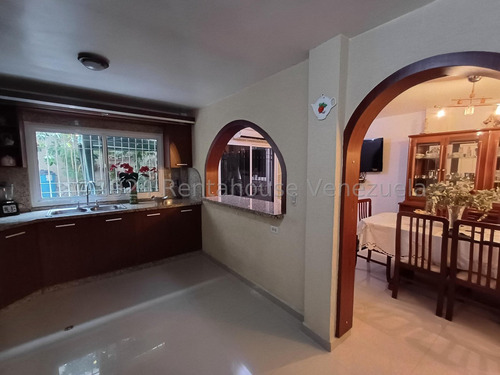 Venta De Townhouse En Villas Geicas Maracay Aragua 24-19067 Irr