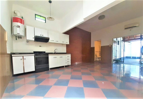 Imagen 7 de 14 de Casa En Alquiler 100 M2 Uso Profesional Y Comercial Con Cochera Y Patio Lanús Oeste
