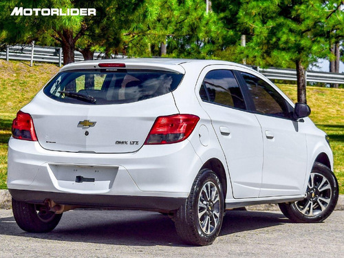 Imagen 5 de 25 de Chevrolet Onix Ltz 1.4 Extra Full | Permuta / Financia