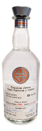 Tequila Clase Cuarenta Y Cuatro Joven 750 Ml