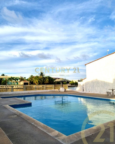 Imagen 9 de 10 de Townhouse En Alquiler En Cr Aguamarina, Lecheria. Anzoategui.