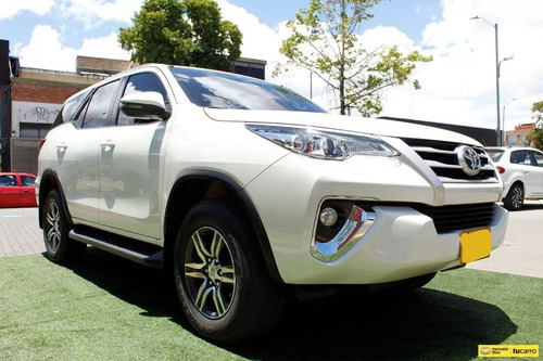 Toyota Fortuner 2.4 Sw4