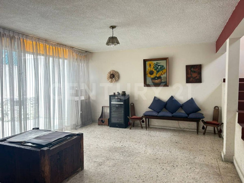 Casa En Renta, Colonia Quintas Marthas, Cuernavaca, Morelos.