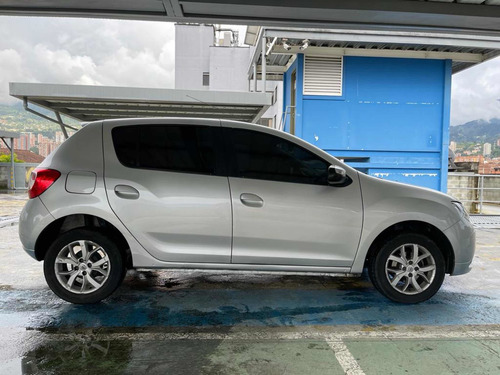 Imagen 6 de 12 de Renault Sandero 2017 1.6 Intens / At