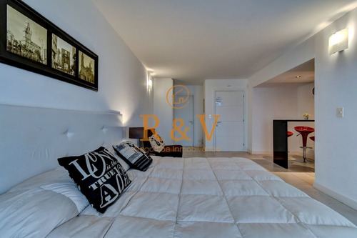 Imagen 10 de 21 de Venta De Apartamento Monoambiente Con Terraza Y Garaje En El Corazón De La Península, Punta Del Este