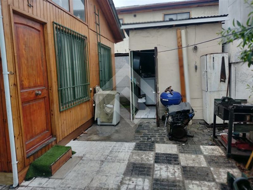 Casa En Venta De 5 Dorm. En Conchalí