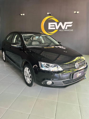 Volkswagen Jetta 2.0 Comfortline Flex 4p Automática