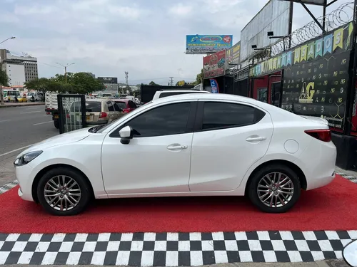 Mazda 2 GRAND TOURING LX 1.5 AT