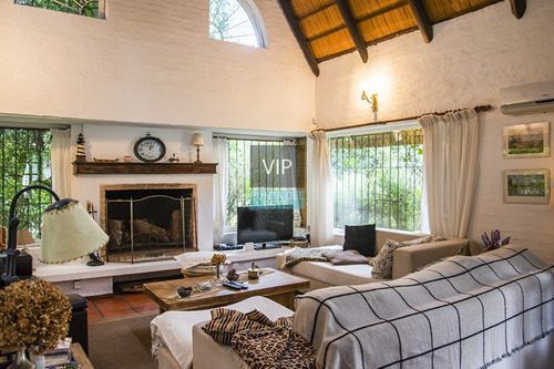 Muy Linda Casa En Zona Rincón Del Indio, Punta Del Este- Ref: 509