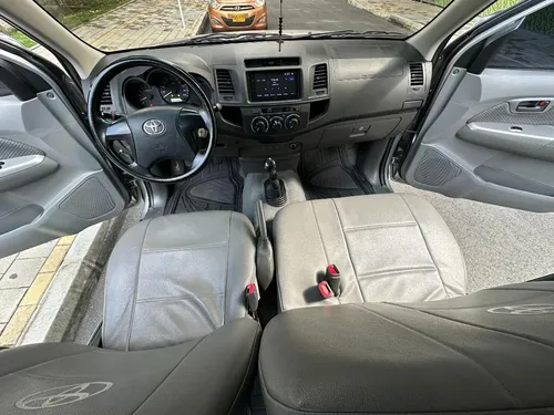 Toyota Hilux 2.7 Imv 4x2