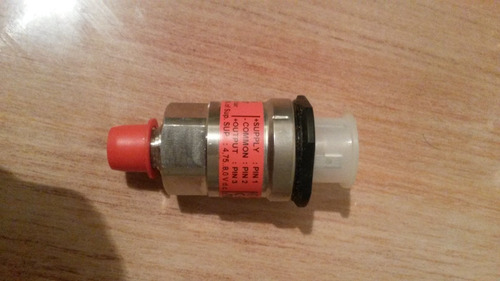 Imagen 3 de 4 de Traductor De Presion Aks 32r Danfoss