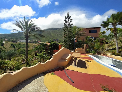 Imagen 12 de 14 de Casa Tipo Posada De 4 Apartamentos Con Vista