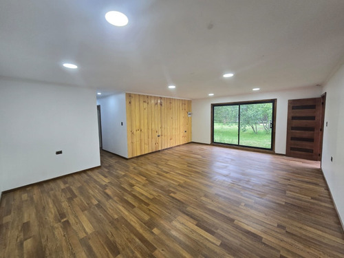 Casa Con Parcela 4 Dormitorios Media Hectárea