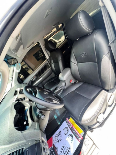 Imagen 8 de 10 de Toyota Hilux Kavak 2018 V6 4x4 Automático
