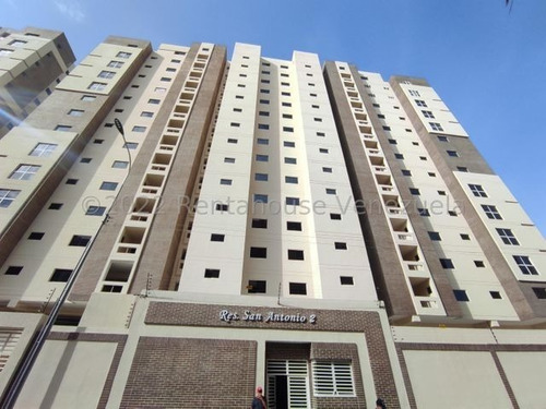 Apartamento En Venta En Urbanizacion Base Aragua Maracay 24-11105 Yjs
