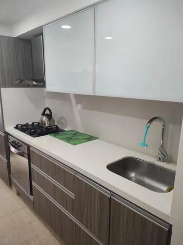 Vendo Apartamento Parte Baja De La Loma De Los Bernal Con Espectacular Vista