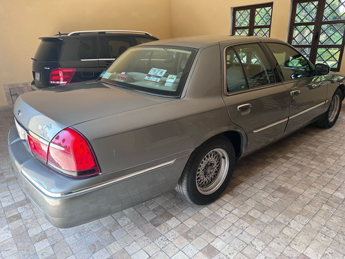 Ford Grand Marquis Ls Análogo At