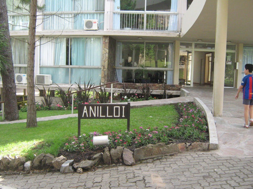 Imagen 5 de 14 de Venta De Apartamento En Complejo Arcobaleno/ Punta Del Este.