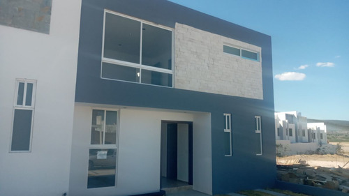 Se Vende Preciosa Casa En Cañadas Del Arroyo, 4ta Recamara E