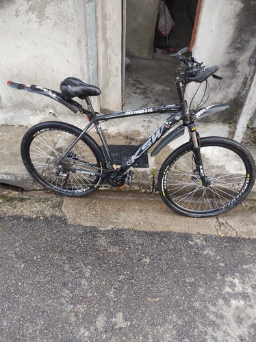 Imagem 2 de 9 de Bicicleta