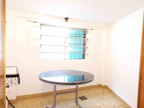 Imagen 6 de 12 de Casa En Venta En Jose Leon Suarez