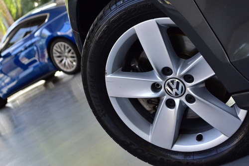 Imagen 5 de 15 de Volkswagen Vento Highline Bm Tech 2017 Car Cash.
