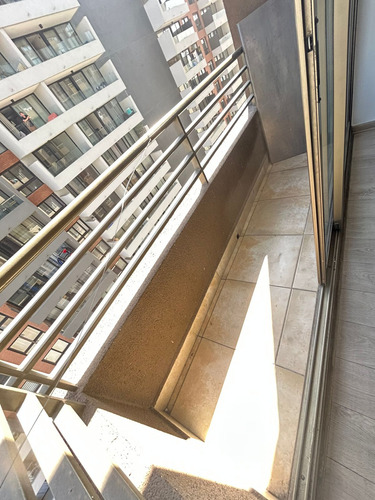 Arriendo Depto. De 1d1b A Pasos De Metro El Parron