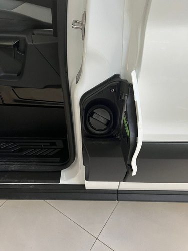 Imagen 12 de 20 de Ford Transit Furgon Medio Techo Elevado