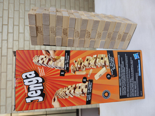 Jogo De Torre Jenga Clássico A2120 Hasbro (Usado)