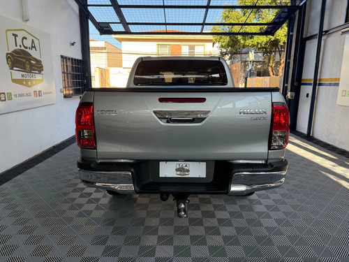 Toyota Hilux 2.8 SRX 4X4 CD 16V DIESEL 4P AUTOMÁTICO