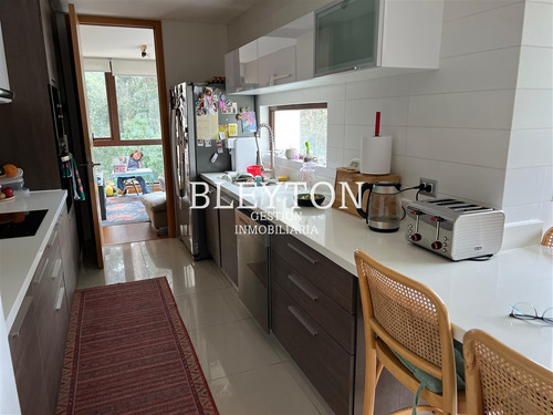 Departamento En Arriendo De 3 Dorm. Y 3b En Los Almendros