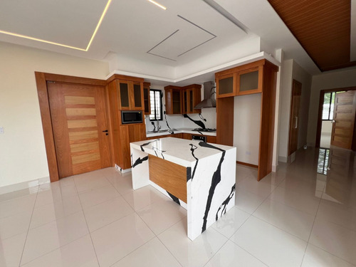 Casa En Venta En Padre Las Casas Elegancia Y Espacio En Santiago