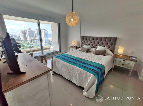 Piso Alto En Brava- Ref: 1188