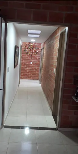Venta Espectacular Casa Campestre, Precio De Oportunidad. A Puerta Cerrada. De Un Piso; Entre La Cumbre Y Pavas. A 150 Metros De La Vía Principal. Lote: 1.000 Mtrs.