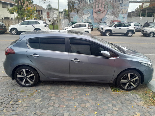 Kia Cerato 2.0 Sx At6