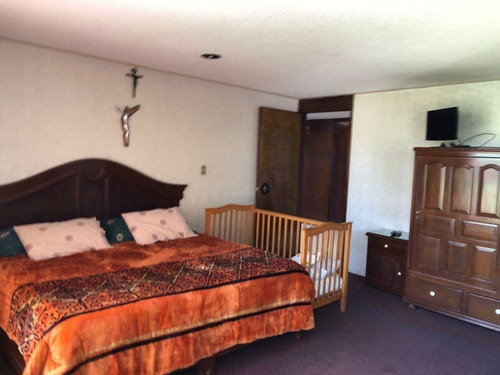 Casa De Adjudicación Bancaria En Venta Ubicada En Julio Zarate, Col. Campamento 2 De Octubre, Iztacalco Cdmx. Cmr.