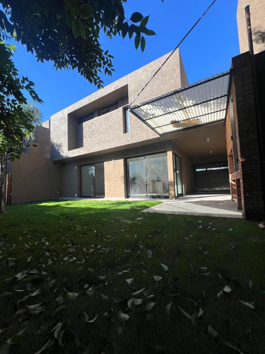 ¡precio De Oportunidad! ¡housing De Categoría En Zona Norte!