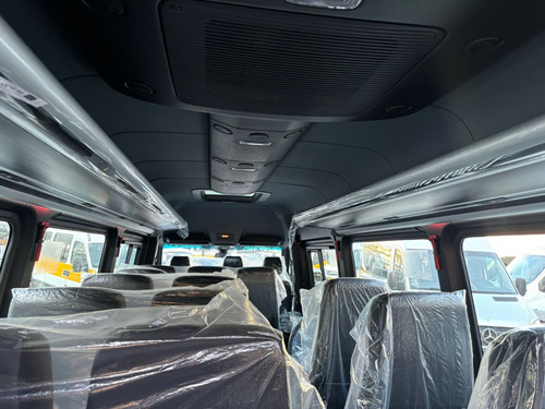 Van Mercedes Sprinter 517 Big 2025 Executiva 21 Lugares 0km