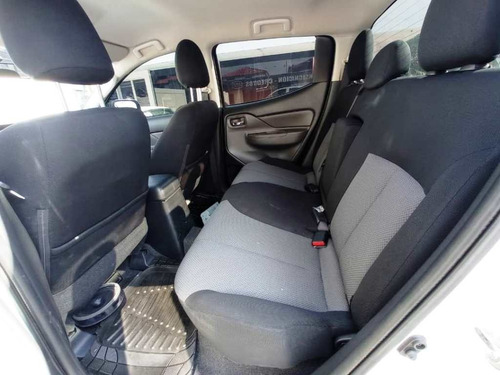 Imagen 5 de 6 de Mitsubishi L200 2018 4x2 Sincrónico