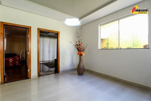 Imagem 4 de 22 de Casa À Venda, 3 Quartos, 1 Suíte, 2 Vagas, São Sebastião - Divinópolis/mg - 29942