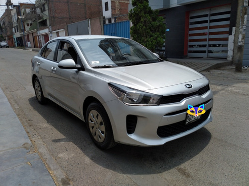 Auto Kia Rio Plata 2018 - $ 12100 Dolares A Tratar