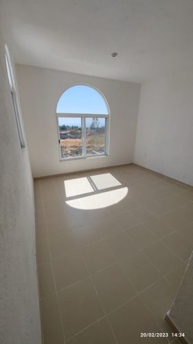 Imagen 2 de 17 de En Venta Linda Casa A Estrenarse En Fracc. Tehuicil Con Amplio Jardin Y Alberca Apta A Creditos