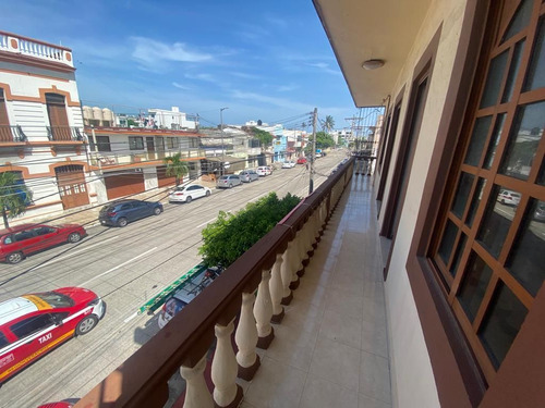 Casa En Venta En Veracruz Con Hab En P.b. Col Centro