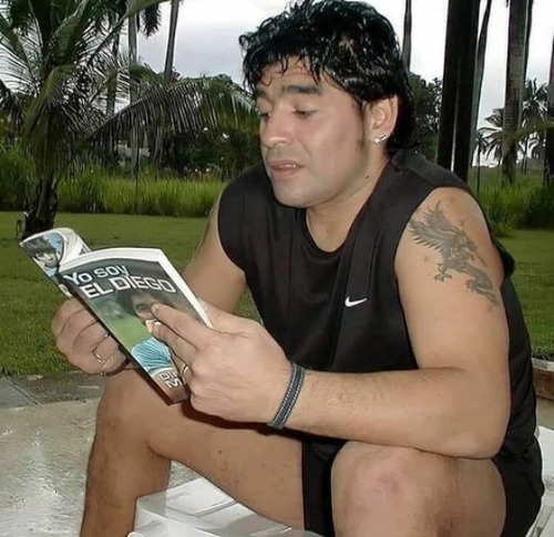 Maradona 2 Cds Dobles Yo Soy El Diego + Libro  