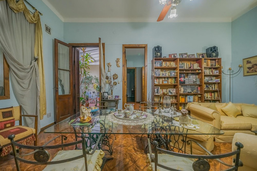 Venta Ph Tipo Casa 4 Ambientes Colegiales Cochera Y Patio