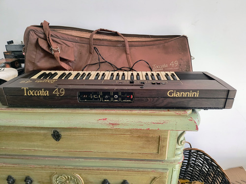 Piano Orgao Giannini Toccata 49 Vintage + Escaleta (sp) (Usado)