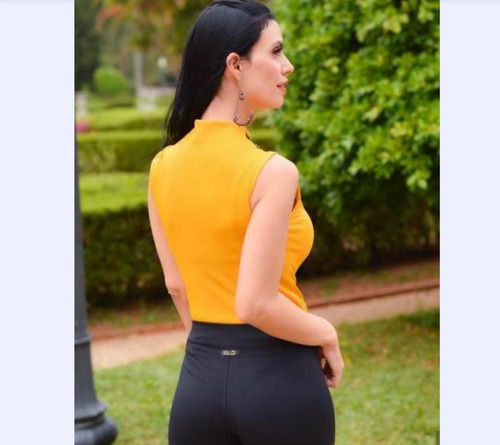 Imagem 2 de 2 de Blusa Feminina Gola Alta Canelada Botões Moda Estagran