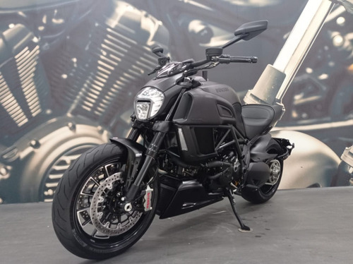 Diavel Dark