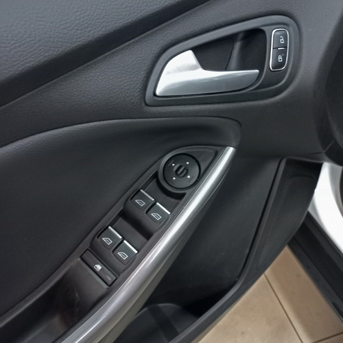 Imagen 13 de 16 de Ford Focus Se 2.0l Mt 4p