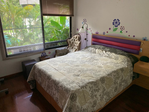 Imagen 10 de 12 de En Venta Amplio Y Cómodo Apartamento En Campo Alegre , Chacao